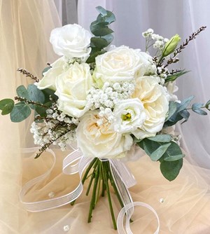 Hoa cầm tay cô dâu